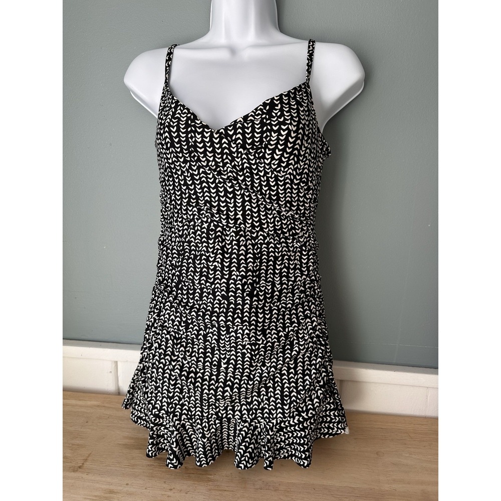 La Bianca Skirted  Black White Pattern One Piece Slimming Swimsuit Size 6 - Picture 8 of 8
